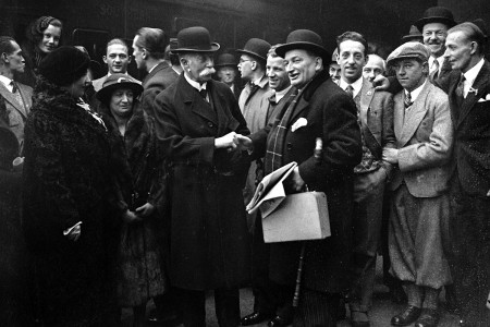 London, England, 8th December, 1932, FA secretary Sir Frederick Wall shakes hands with Austrian FA member and coach of the national team Hugo Meisl as the Austria team leaves for home after their match with the England national team.