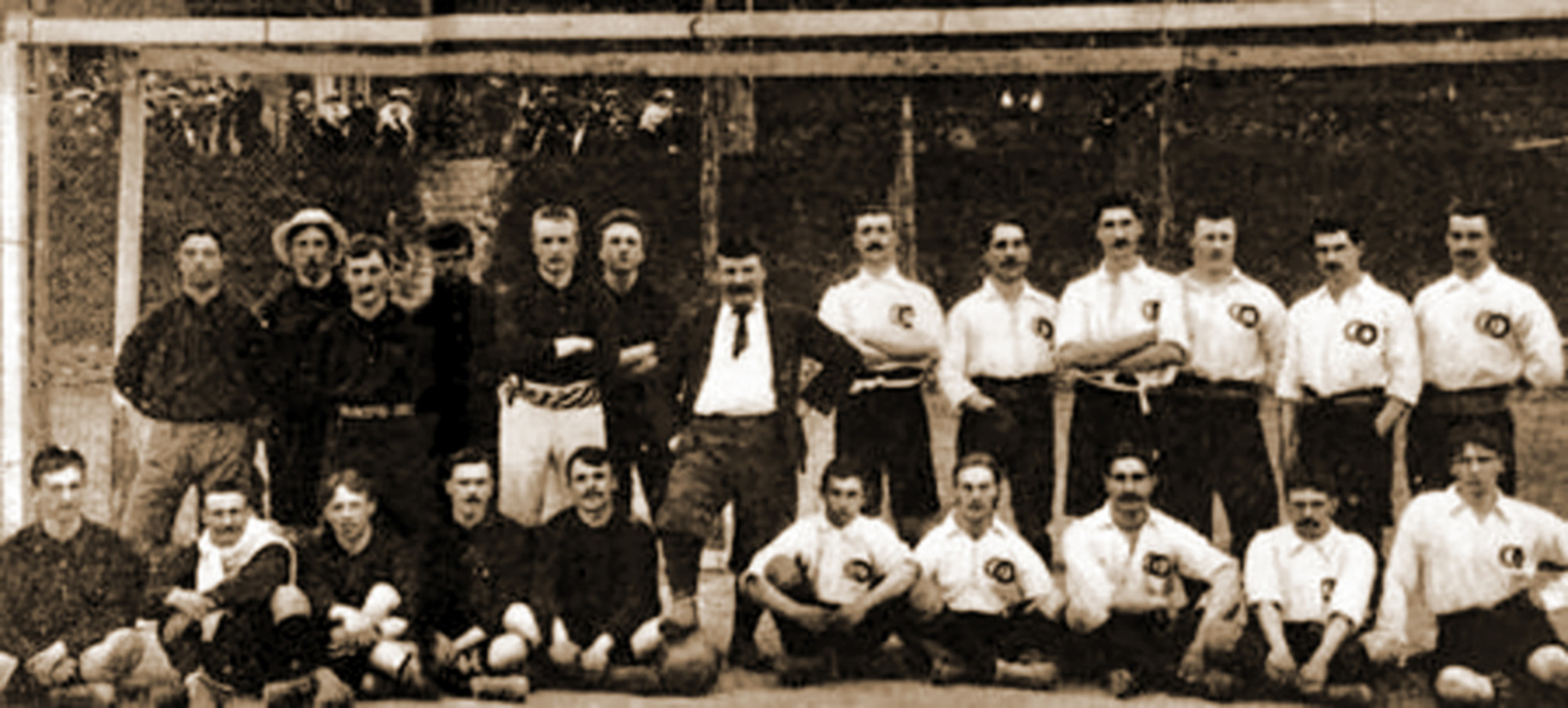 The national teams of Belgium and France in 1904